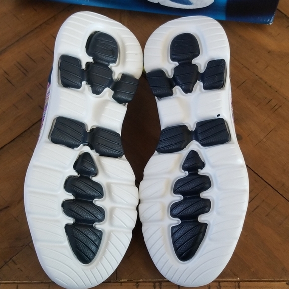 🆕️ Skechers Go Walk - Picture 6 of 7